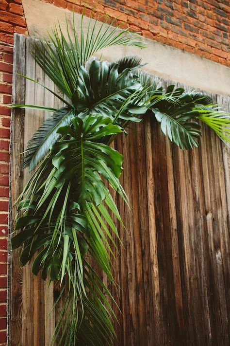 A Tropical Mid-Century Modern Styled Soirée | The Perfect Palette Beach Theme Backyard, Havana Nights Party, Tropical Theme Party, Photo Booth Backdrop Wedding, Diy Photo Backdrop, Tropical Backyard, Havana Nights, Flower Installation, Flower Arrangements Simple