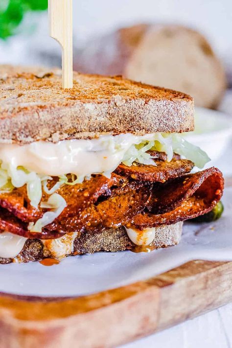 Vegan Pastrami Recipe, Tofu Pastrami, Vegan Pastrami, Deli Meat Sandwiches, Pastrami Recipe, Homemade Seitan, Turnip Recipes, Vegan Meat Substitutes, Seitan Recipes