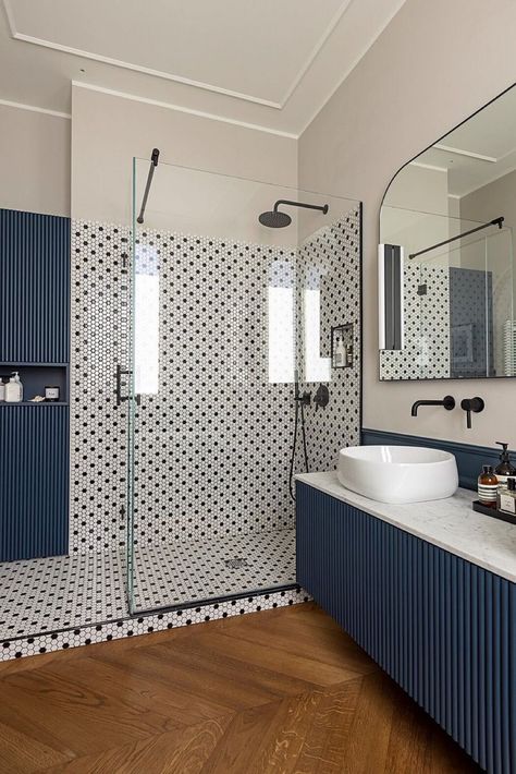 Blue Wood Bathroom, Blue Bathroom Modern, Architectural Digest Bathroom, Blue Bathroom Ideas, Gallery Bathroom, Charming Bathroom, Bathroom Blue, Bathroom Design Ideas, Bathroom Design Decor