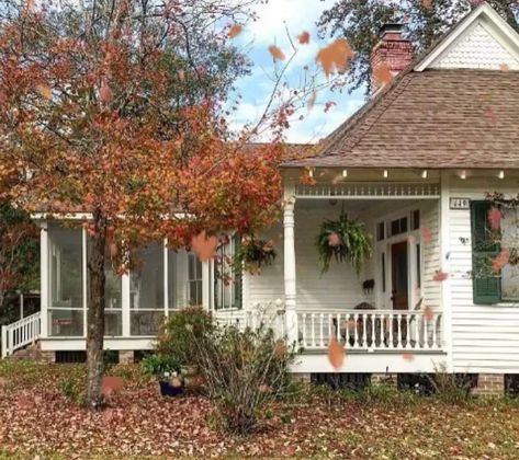 Green Shutters, Farmhouse Landscaping, Casa Exterior, White Farmhouse, Red Leaves, Cute House, House Goals, Pretty House, Dream House Decor