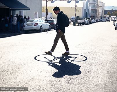 Check out new work on my @Behance portfolio: "Stolen bicycle." http://be.net/gallery/71397151/Stolen-bicycle Bicycle Tricks, Cyclist Photography, Walking Cast, Bicycle Photography, Cycling City, Cycling Socks, Walking Street, Cycling Photos, Bicycle Art