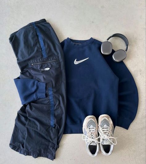 Vintage Outfits Men, Pants Cute, Basketball Clothes, Street Fashion Men Streetwear, Guys Clothing Styles, Mens Outfit Inspiration, Y2k Nike, Cool Outfits For Men, Mens Fashion Casual Outfits