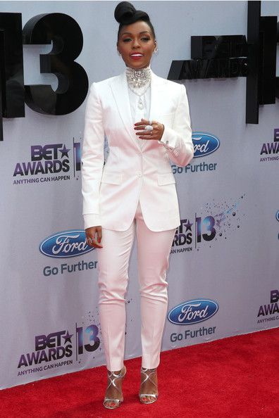 M.E.F. Style Report: So how do you wear a White Suit? Womens Suits Wedding, White Jeans For Men, White Tuxedo Wedding, Executive Style, Boss Style, Bridal Suits, White Tux, Janelle Monae, White Jeans Men