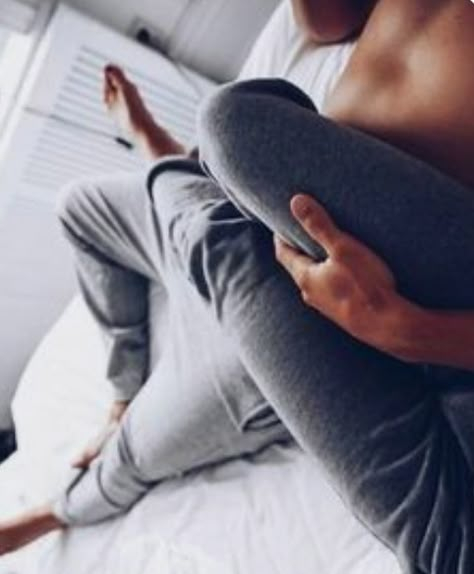 Couple Goal Romantic Bed, Couple Goal Romantic, Romantic Bed, Couple Goal, Up Theme, Goals Pictures, Boyfriend Goals, Relationship Goals Pictures, Shooting Photo