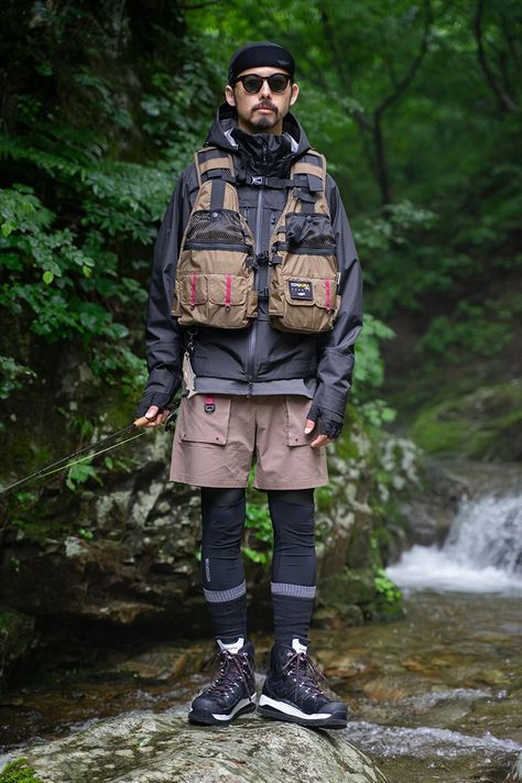 Hiking Outfit Men, Fishing Jacket, Fishing Vest, Fly Fishing Gear, Fish Finder, Snow Peak, Outdoor Fashion, Ice Fishing, Fishing Outfits