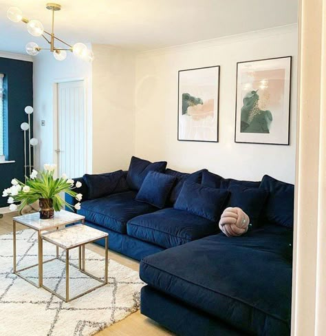 34 Inspiring Blue Sofa Living Room Ideas for a Chic Home - placeideal.com Blue Sofa Living Room Ideas, Navy Sofa Living Room, Blue Velvet Sofa Living Room, Blue Sofa Living Room, Blue Sofa Set, Blue Sofa Living, Blue Couch Living, Blue Sofas Living Room, Blue Couch Living Room