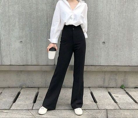 Outfit Ideas Black Wide Leg Pants, Black Jeans Outfit Korean Style, Outfit Celana Bahan, Korean Black Pants Outfit, Black Trousers Outfit Korean, Recognition Outfit Ideas, Black Wide Pants Outfit Classy, Black Trousers Outfit Aesthetic, Women Trousers Outfits