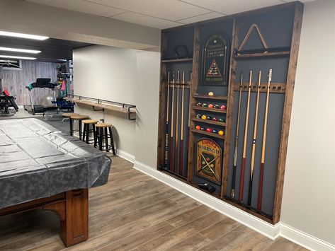 Basement Pool Table, Pool Room Ideas, Billiards Room Decor, Snooker Room, Garage Game Rooms, Basement Games, Pool Table Room, Billiards Room, Home Bar Rooms