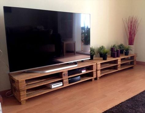 Do you already have ideas for your weekend project? How about replacing your old TV stand with a new one? You can make these #DIY #TV #stand by yourself!  #DIYTVStand #WeekendProject #HomeDecor #PalletWood #WoodCrate Pallet Furniture Tv Stand, Tv Table Stand, Crate Tv Stand, Tv Stand Plans, Pallet Tv, Pallet Tv Stand, Pallet Tv Stands, Large Tv Stands, Pallet House