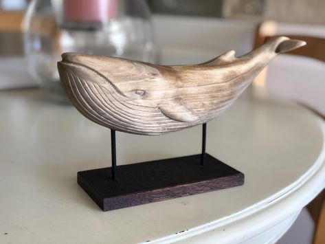 Whale Carving Wood, Wood Carving Ideas Beginner, Whale Carving, Abstract Wood Carving, African Wood Carvings, Wood Carving Art Sculpture, Wooden Whale, Simple Wood Carving, Wood Carving For Beginners