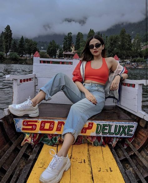 Nainital Outfit Ideas Summer, Kashmir Outfit Ideas In Summer, Outfits To Wear In Kashmir, Poses In Western Outfits, Nainital Outfit Ideas, Meghalaya Travel Outfits, Komal Pandey Outfits, Nainital Photography, Komal Pandey