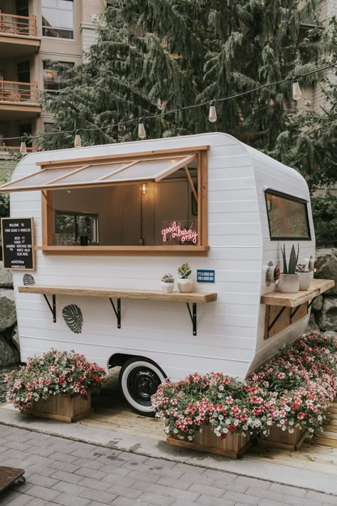 Camper Bakery Food Truck, Hip Cafe Interior Design, Outdoor Bar Ideas For Party, Mobile Bar Interior Design, Dessert Food Truck Ideas, 70s Trailer, Mobile Vendor, Whistler Summer, Coffee Cottage