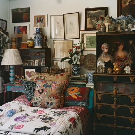 womans_bedroom_Dedicate_Display_Space_to_Special_Bel 4 Cozy English Cottage Bedroom, Decadent Bedroom, Womans Bedroom, Woman's Bedroom, Colourful Interiors, Grown Woman Bedroom Ideas, Woman Bedroom Ideas, Studio Vibes, Chic Living Room Decor