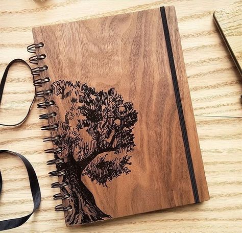 Epoxy Notebook, Wood Laser Engraving Machine, Wood Cover Journal, Diy Booth, Wooden Photo Box, Wood Laser Ideas, Wood Journal, Wooden Notebooks, Wooden Wedding Guest Book