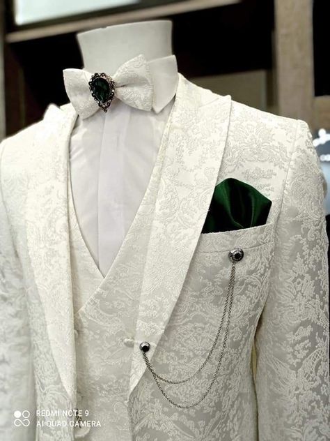 Prince Naveen Wedding Suit, White Wedding Tuxedo For Groom, White Wedding Tuxedo, White Suit Men, Larry Wedding, White Wedding Suits For Men, Mens White Suit, White Wedding Suit, White Tux