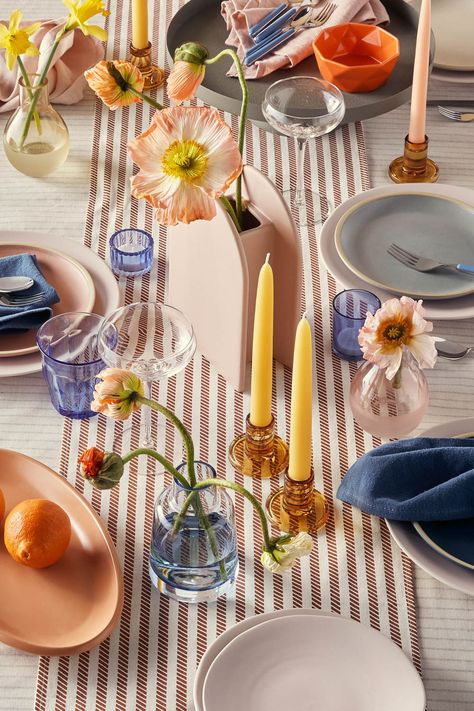 Colorful Table Setting, Spring Table Settings, Soft Palette, Spring Dinner, Brunch Table, Table Setting Inspiration, Dinner Party Table, Spring Party, Table Set Up