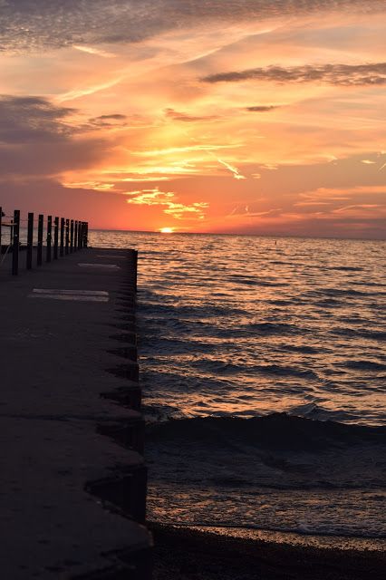 Rogers Park, sunrise, Chicago, Lake Michigan, Floradise Chicago Lake Michigan, Rogers Park Chicago, Chicago Sunrise, Travel Illinois, Sky Wide, Travel Indiana, Chicago Lakefront, Chicago Lake, Chicago Beach