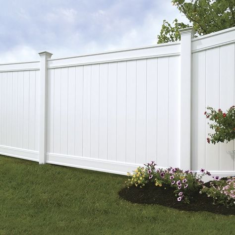 Wooden Privacy Fence, Fence Backyard, Vinyl Fence Panels, Vinyl Privacy Fence, Pool Fencing, Vinyl Fencing, White Fence, Decoration Shabby, Fence Styles