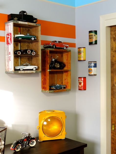 Get Inspired By This Board ! | http://vintageindustrialstyle.com/ vintageindustrialstyle vintagehomedecor industrialstyle Vintage Car Room, Vintage Crates, Car Nursery, Car Display, Vintage Garage, Industrial Home Design, Cars Room, Car Bedroom, Baby Boy Nursery