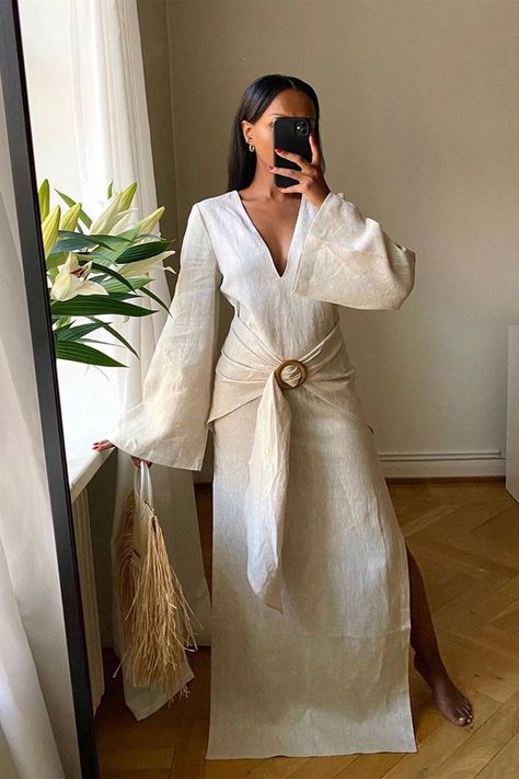 24 Dress-Outfit Ideas to Wear Before the End of Summer | Who What Wear Linen Dresses Elegant, Linen Style Fashion, Modest Summer Fashion, Estilo Hijab, Divine Goddess, Modest Summer Dresses, Mode Kimono, Modest Summer Outfits, Mode Abaya