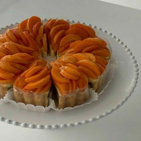 Orange Dessert, Food Bakery, Orange Aesthetic, Dessert Food, Orange Recipes, Dec 12, Cute Food, Aesthetic Food, Sweet Tooth