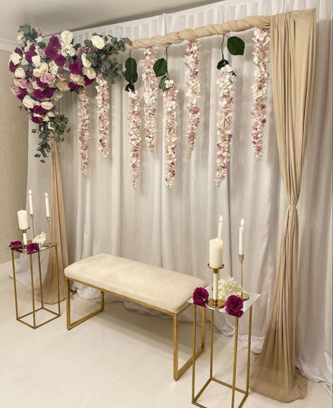 Minimal Engagement Decor, Elegant Party Themes, Small Wedding Decor, Nikah Decor, Diy Floral Decor, Wedding Background Decoration, Desi Wedding Decor, Wedding Planning Decor, Arch Decoration