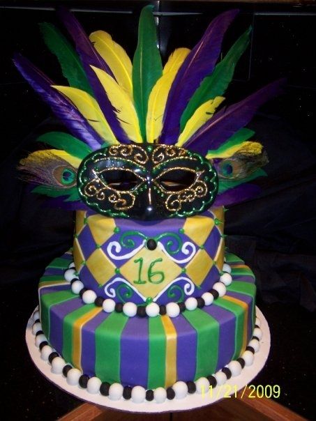 Mardi Gras theme Mardi Gras Party Food, Masquerade Cakes, Mardi Grad, Mardi Gras Cake, Madi Gras, Mardi Gras Wedding, Mardi Gras King Cake, Mardi Gras Food, Sweet 16 Cakes