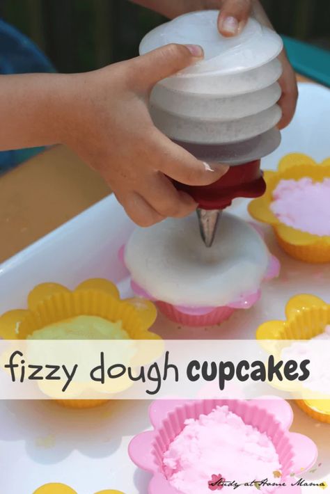 Play Bakery, Kids Play Dough, Preschool Cooking, Cooking Theme, Baking Theme, Homemade Playdough Recipe, Community Helpers Preschool, Science Experiments For Preschoolers, Sensory Activity