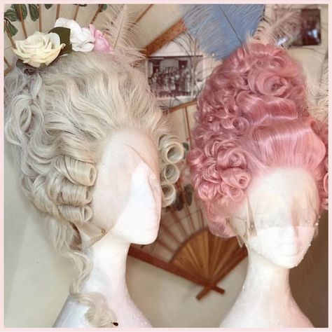 Marie Antoinette Inspired Hair, Mary Antoinette Aesthetic, French Aristocracy Aesthetic, Rococo Makeup, Rococo Party, Rococo Hairstyles, Rococo Hair, Marie Antoinette Hair, Rococo Accessories