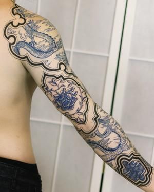 – Saki - Kodzunak Tattoo Studio Fine China Tattoo, Porcelain Tattoo, Kintsugi Tattoo, China Tattoo, Blue Ink Tattoos, Husband Tattoo, Koi Tattoo Design, Tattoo Catalog, Abstract Tattoo Designs