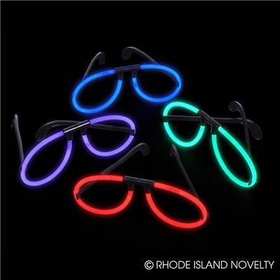 ASSORTED GLOW GLASSES. These Assorted Glow Glasses come with a variety of glowing colorful rims. Simply snap the glass capsule to make the chemicals mix together and create light. This item is perfect for night time parties. Sold by the dozen. #TrickofTreat #Halloween #Lightups #GlowintheDark #CandyFree Glow Glasses, Glow Stick Wedding, Glowing Glasses, Free Candy, Diy Accessory, Glow Sticks, Halloween Items, Dark Eyes, Helium Balloons