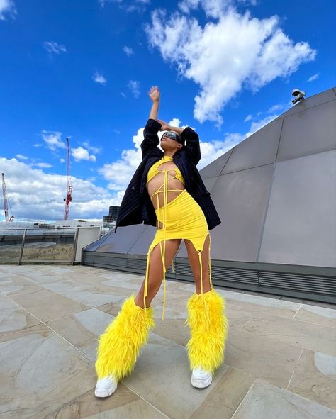 Yellow Rave Outfit, Imi Studios, Rave Fashion, Yellow Outfit, Nyc Trip, Instagram Inspo, Rave Outfits, Y2k Aesthetic, Leg Warmers