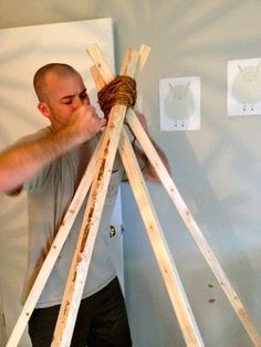 No Sew Teepee, Boys Teepee, Teepee Tutorial, Diy Kids Teepee, Diy Teepee Tent, Diy Kids Tent, Diy Tipi, Blanket Forts, Diy Teepee