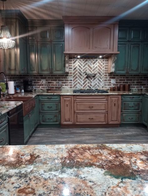 Texas Ranch Style Homes Interior, Easy Diy Kitchen Remodel, Turquoise Rustic Kitchen, Western Kitchen Island, Rustic Farmhouse Kitchen Backsplash, Western Kitchen Appliances, Western Boho Kitchen, Western Kitchen Ideas, Western Kitchens