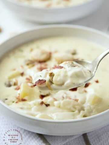 New England Clam Chowder 2 Ew England Clam Chowder, Creamy New England Clam Chowder, Potato Clam Chowder Soup, Authentic New England Clam Chowder, Claim Chowder Recipe, Clam And Corn Chowder Recipe, Mo's Clam Chowder Recipe, Clam Chowder With Canned Clams, Claim Chowder