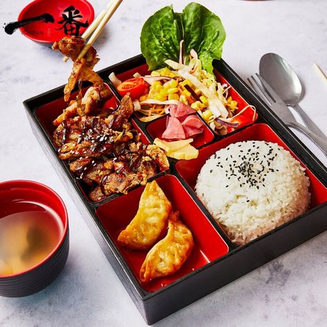 Japan Bento Box Lunch, Japanese Food Photography, Japanese Bbq, Bento Box Recipes, Bento Recipes, Japanese Bento, Asian Market, India Food, Bento Boxes