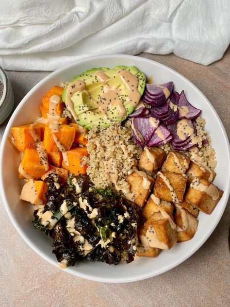 Tofu Quinoa Bowl, Tofu Sweet Potato, Sweet Potato Tofu, Vegan Quinoa Bowl, Tofu Quinoa, Sweet Potato Bowl, Healthy Eating Games, Tofu Seasoning, Sweet Potato Bowls