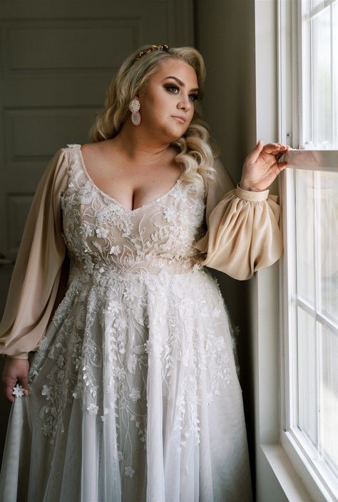 Quirky Wedding Dress Plus Size, Plus Size Wedding Dresses With Sleeves Rustic, Wedding Dress Styles For Plus Size, Witchy Wedding Dress Plus Size, Aline Plus Size Wedding Dress, Plus Size Bohemian Wedding Dress, Curvy Wedding Dress Sleeves, Ideas For Wedding Dress, Plus Size Lace Wedding Dress