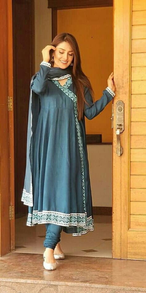 Ayeza Khan Ayeza Khan Suits Design, Ayeza Khan Casual Dresses, Long Kurti Designs Unique, Ayeza Khan Dresses, Simple Kurta Designs, Pakistani Fashion Casual, Long Kurti Designs, Casual Indian Fashion, Ayeza Khan