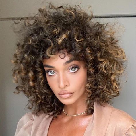 Bob Riccio, Beautiful Natural Hair, Natural Hair Color, Balayage Hair, Wedding Guest Outfit, Every Woman, Hair Inspo, Curly Hair, Balayage