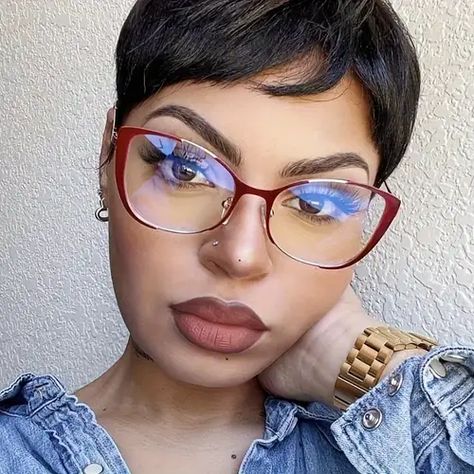 Blue Cat Eye, Metal Frame Glasses, Glasses Fashion Women, Cat Eye Glasses Frames, Trendy Glasses, Eye Glasses Frames, Blue Glasses, Digital Experience, نظارات شمسية