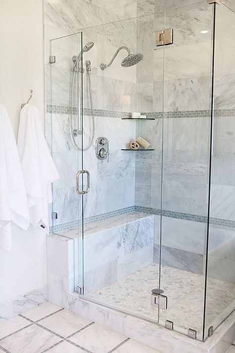 Makeover Kamar Mandi, Bathroom Shower Design, Bad Inspiration, Bathroom Shower Tile, Bathroom Remodel Shower, Subway Tiles, Bathroom Redo, Bath Room, Shower Remodel