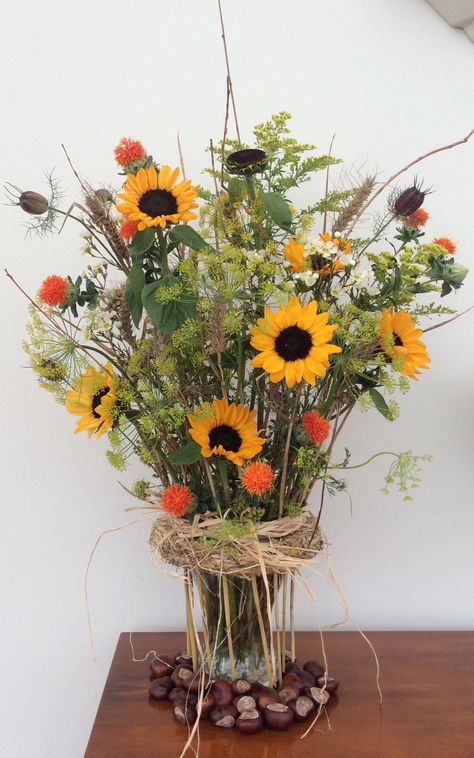 Harvest  wheat sheaf themed flower arrangement Flower Arrangements With Wheat, Harvest Flowers, Thanksgiving Flower Arrangements, Floral Centrepiece, Wheat Flower, Moon Plant, Door Basket, Wheat Sheaf, Corn Stalks