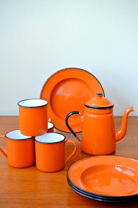 Enamelware International Orange, Japanese Plates, Enamel Ware, Orange Kitchen, Arabia Finland, Vintage Enamelware, Mugs Coffee, Orange Aesthetic, Orange Crush