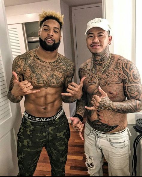 C A M E R O N F Men, Odell Beckham, Geniale Tattoos, Trey Songz, Odell Beckham Jr, G Eazy, Beckham Jr, Inked Men, Corte De Cabelo Masculino