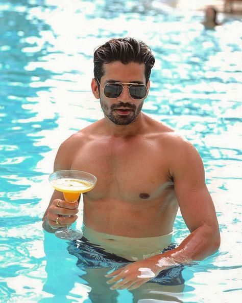 Vishal Singh Vishal Singh, Mens Summer Outfits, Boy Images, Stylish Boys, Tv Actors, Apartment Decorating, Muscular Men, Bollywood Actors, Mens Summer