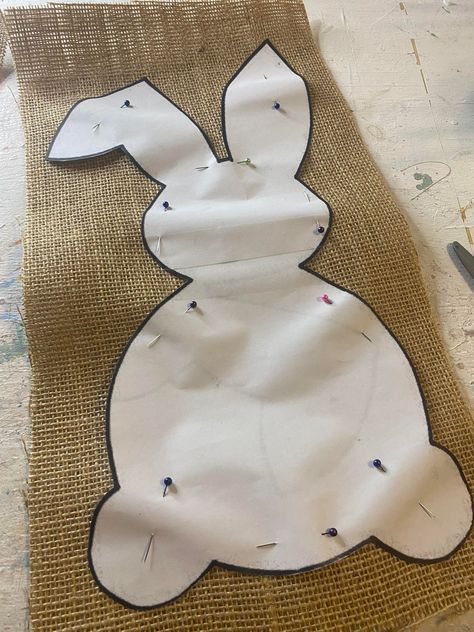 Burlap Bunny Door Hanger - My Eclectic Treasures Bunny Door Decoration, Easter Bunny Door Decoration, Bunny Rabbit Crafts, Burlap Door Hangings, Easter Bunny Template, Burlap Bunny, Bunny Templates, Rabbit Crafts, Bunny Door Hanger