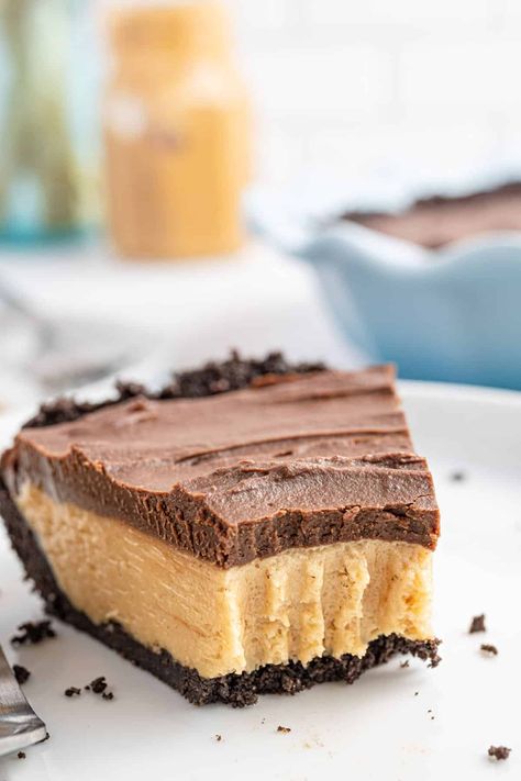 Peanut Butter Pie Recipe, Butter Pie Recipe, Pastries Recipes Dessert, Chocolate Peanut Butter Pie, Shugary Sweets, Easy Dessert Recipe, Vanilla Cheesecake, Poke Cakes, Peanut Butter Filling