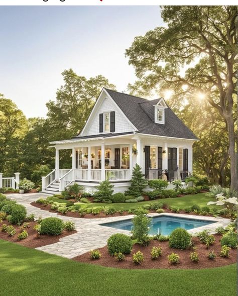 Small Hamptons House Exterior, Small Hamptons House, Hamptons House Exterior, Hamptons House, House Inspo, The Hamptons, House Exterior, Landscaping, Dream House