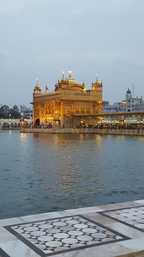 Golden Temple, Amritsar Golden Temple Amritsar Snapchat Story, Golden Temple Amritsar Photography Hd, Amritsar Golden Temple Photography, Golden Temple Aesthetic, Sikh Wallpapers, Temple Wallpaper, Golden Temple Wallpaper, Dream Cars Range Rovers, Golden Temple Amritsar